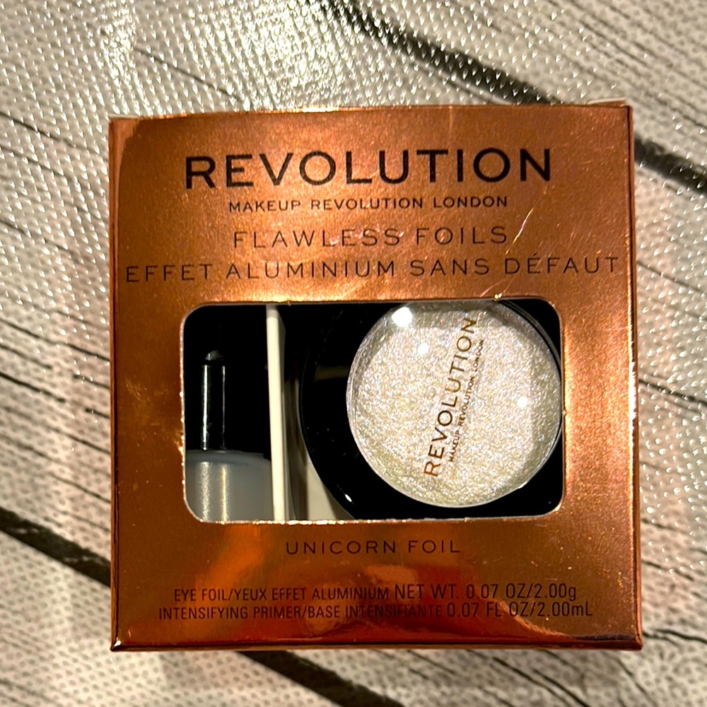 Revolution. Makeup London flawless foils unicorn 🦄 foils new in box